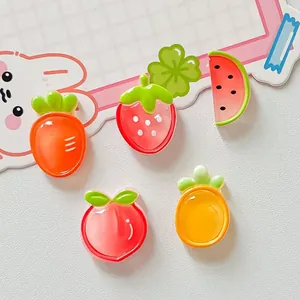 Amuletos coloridos de resina de frutas para fundas de teléfono DIY y llaveros hechos a mano