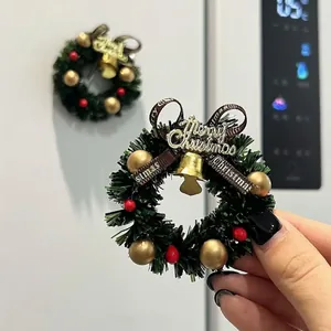 Aimant de Frigo Couronne de Noël 3D Cheminée Rétro Décoration Magnétique Créative Ornement Festif pour Maison Décor Cuisine