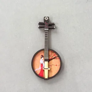 Traditioneller chinesischer Kühlschrankmagnet aus Holz mit eleganter Damenillustration