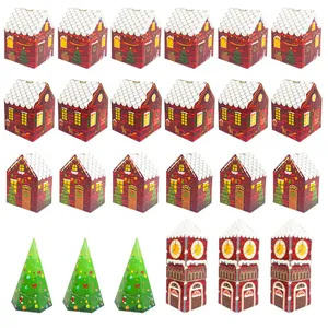 Scatole regalo di Natale in forme di casetta di pan di zenzero albero e torre dell'orologio