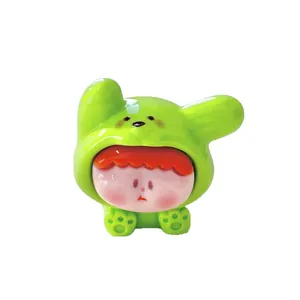 Schattig groen konijnen-hoodie harsfiguur miniatuur voor DIY-accessoires en bureaudecoratie