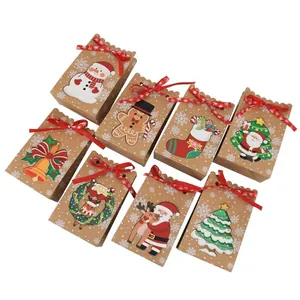 Weihnachts-Geschenktüten aus Kraftpapier mit Schneeflockenmuster und roten Schleifen