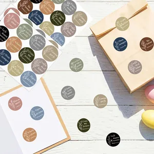 Detailweergave van 12 Spaanse bijbelversstickers met elegante bohemien bloemmotieven