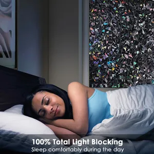 Detailansicht der 3D-Fensterfolie für 100% Lichtblockierung und erholsamen Schlaf am Tag