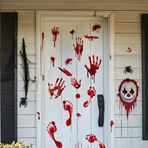 Vista detallada de pegatinas de Halloween con huellas de manos y pies ensangrentados
