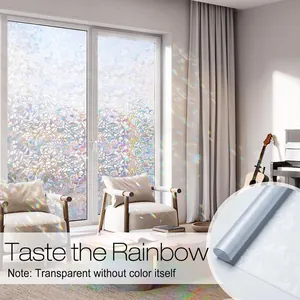 Detailansicht der 3D Regenbogen Fensterfolie mit Halbmondmuster und statischer Haftung