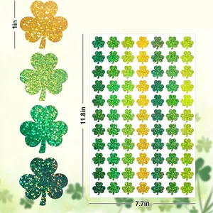 Dimensiones detalladas de la hoja de pegatinas de trébol brillante de San Patricio y calcomanías