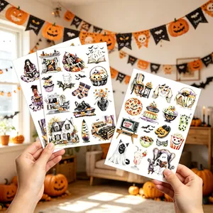 Vue détaillée d'autocollants d'Halloween avec diverses illustrations festives.
