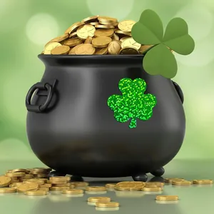 Detalle de pegatina de trébol verde brillante en caldero de monedas de oro