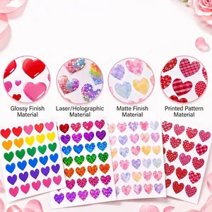 Vista de detalle de pegatinas de corazón en acabados brillante y holográfico