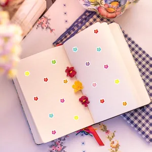 Mini pegatinas de flores de hibisco en páginas de libreta para scrapbooking DIY