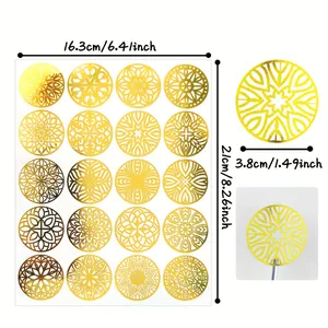 Vue détaillée montrant le diamètre de 3,8 cm des 20 autocollants mandala dorés.