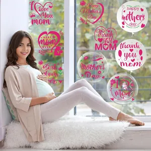 Muttertag Aufkleber auf Fenster und Ballons mit 'Happy Mother's Day' Botschaften