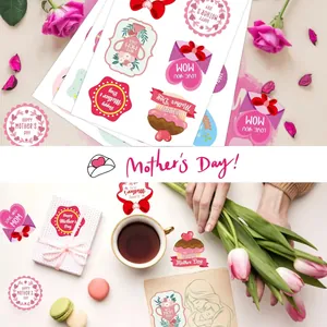 Verschiedene Happy Mother's Day Aufkleber auf Geschenken, Cupcakes und Grußkarten.