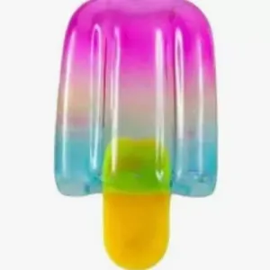 Nahaufnahme eines farbenfrohen, weichen Quetschspielzeugs in Form eines Eis am Stiels