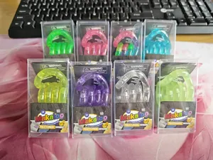 Détails des jouets Makaloo en version cristal glacé transparent multicolore.