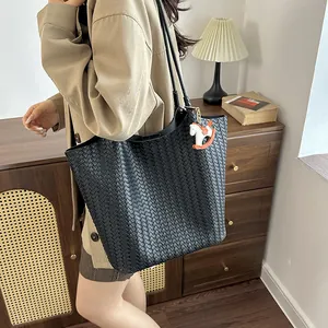 Elegante borsa tote intrecciata nera da donna, grande borsa a tracolla