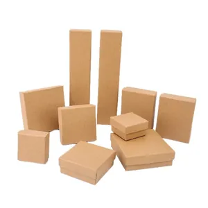 Umweltfreundliche Schmuckschachteln aus Kraftpapier für Ringe, Ohrringe und Ketten.