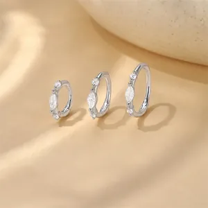Detailansicht von S925 Sterling Silber Marquise Kristall Creolen in drei Größen