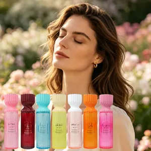 Bosuya 250ml Duftspray-Kollektion in verschiedenen Farben mit elegantem Blumenhintergrund