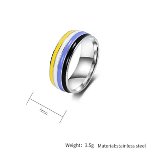 Nicht-binärer Stolz Edelstahlring mit 8mm Breite und bunter Emaille-Streifen-Optik