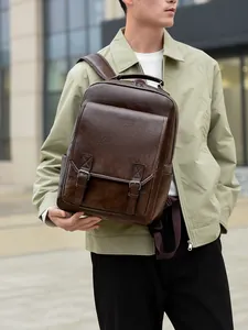 Klassischer brauner PU-Lederrucksack für Herren mit Schnallenriemen und Laptopfach