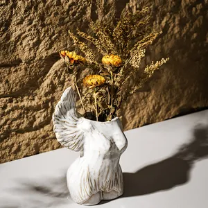 Vaso artistico in ceramica a forma di busto d'angelo per decorazione domestica elegante