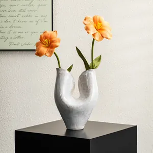 Nordic Minimalist White Ceramic Vase Modern Art U-Shaped Flower Pot Creative Matte Texture Desktop Ornament Home Decor Vase