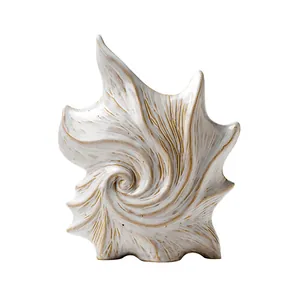 Elegante vaso in ceramica bianca stile francese con design artistico a conchiglia a spirale
