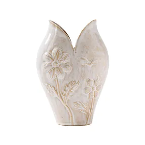Vintage wabi-sabi stijl keramische vaas met bloemenreliëfpatronen voor decoratie