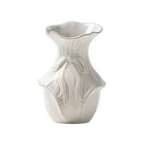 Elegante vaso da fiori in ceramica bianca europea con design a fiocco decorativo scolpito