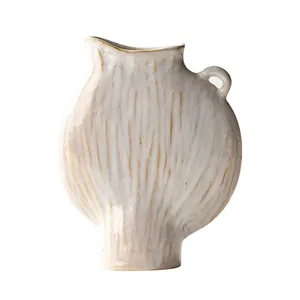Minimalistische Keramikvase mit Textur für elegante Deko und Trockenblumen