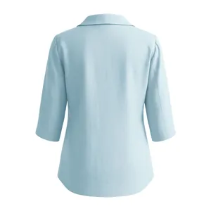 Vue détaillée du dos d'un chemisier décontracté en coton et lin bleu clair