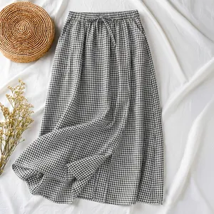 Casual high-waisted gingham midi skirt in soft cotton linen fabric