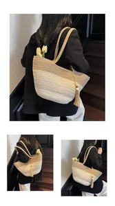 Vues détaillées du grand sac fourre-tout tissé en corde de coton rayé avec pompon