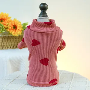 Hondenkleding kleine pup hartjes patroon basishemd comfortabele huisdierkleding detail