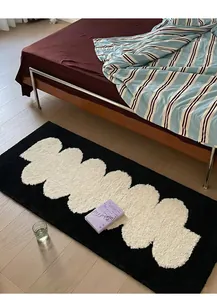 Fluffy bedside rug black and white wave carpet modern plush floor mat for bedroom home decor
