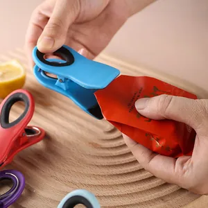 Clips de fermeture magnétiques multifonctions pour la conservation en cuisine et l'étanchéité.