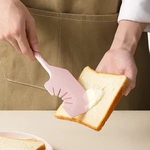 Professional food-grade pink silicone cream spatula spreader for baking on bread