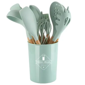 Set de 12 ustensiles de cuisine en silicone vert menthe avec manches en bois et pot