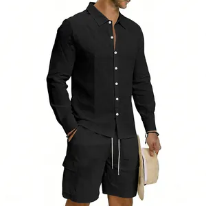 Completo da uomo con camicia in lino nero a maniche lunghe e pantaloncini cargo