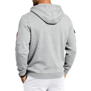 Felpa con cappuccio grigia pesante da uomo, vista posteriore e tasca braccio