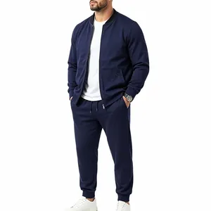 Detailansicht des dunkelblauen Herren-Trainingsanzugs mit Baseballkragen-Jacke und Jogginghose
