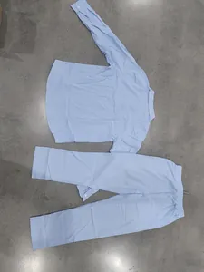 Conjunto de lino azul claro para hombre con camisa de manga larga y pantalón recto