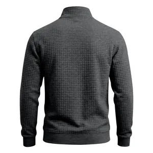Vista posterior de una sudadera gris para hombre con textura jacquard cuadrada