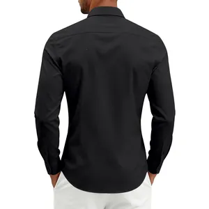 Professionelle Rückansicht eines klassischen schwarzen Herren-Business-Langarmshirts