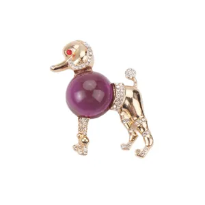 Broche caniche vintage élégante avec corps en faux verre violet et strass brillants