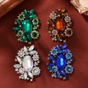 Vintage European Style Rhinestone Glass Flower Brooch For Women Alloy Inlaid Palace Elegant Dress Accessories Jewelry Gift