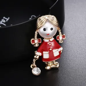 Broche Émaillée de Petite Fille de Dessin Animé pour Femmes Alliage d'Or Perle Artificielle Strass Badge Bijoux de Mode