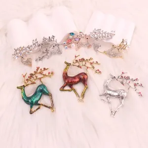 Vintage Alloy Enamel Christmas Reindeer Brooch Retro Rhinestone Deer Pin For Women Men Xmas Party Celebration Jewelry Gift